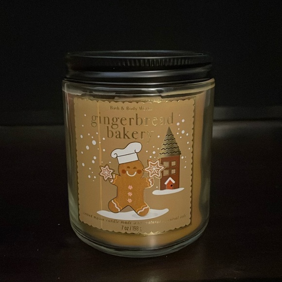 Bath & Body Works | Accents | Bbw Gingerbread Bakery Single Wick Candle ...